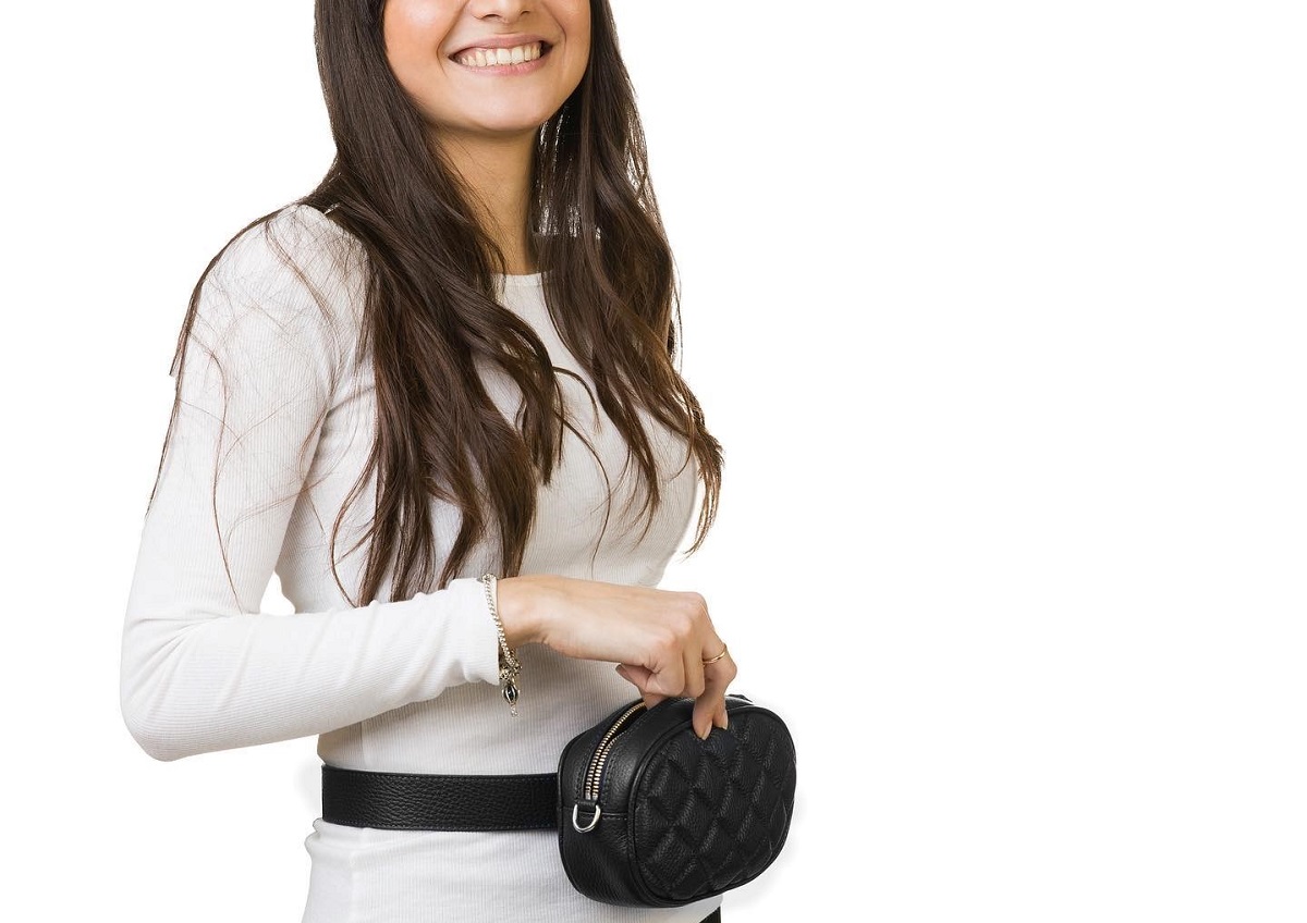 What Is A Clutch Bag And How To Wear It For Weddings Misuri what-is-a-clutch-bag-and-how-to-wear-it-for-weddings-misuri